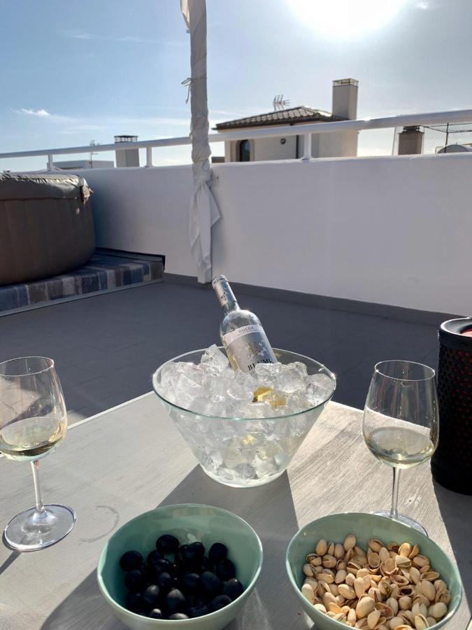 Sonne & Meerblick Aus 40 Grad Heissem Whirlpool Geniessen - Zentral Am Hafen Und Dennoch Ruhig * Cala Ratjada (Mallorca)